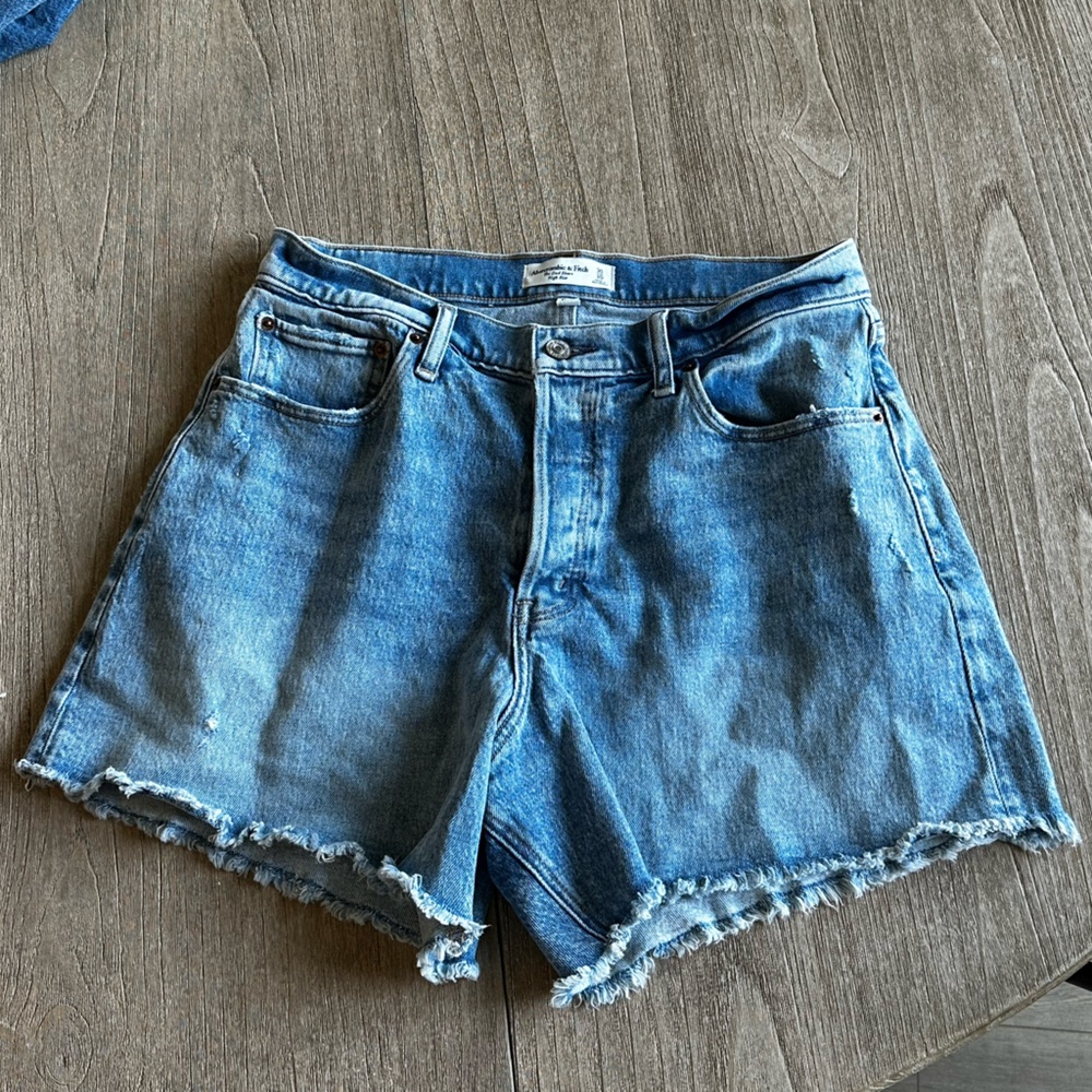 Abercrombie Curve Love Dad Short High Rise